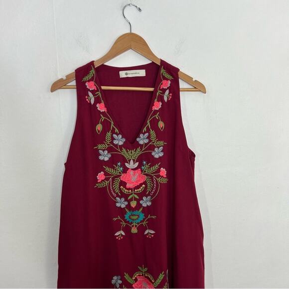 The Impeccable Pig Red Floral Embroidered V-Neck Shift Dress Size Medium - Picture 3 of 13